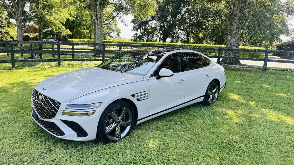 2025 Genesis G80, Emme Hall photo