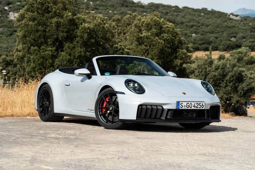 2025 Porsche 911 GTS