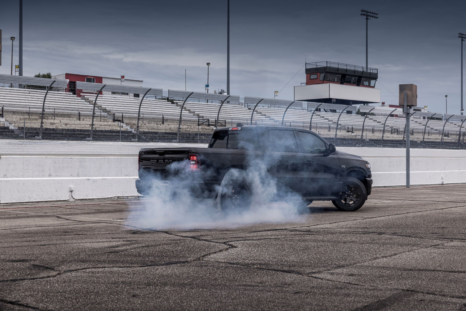 Ram 1500 does a burnout.